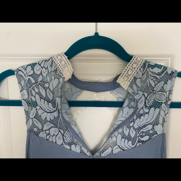 Blue lace key hole dress - Picture 4 of 5